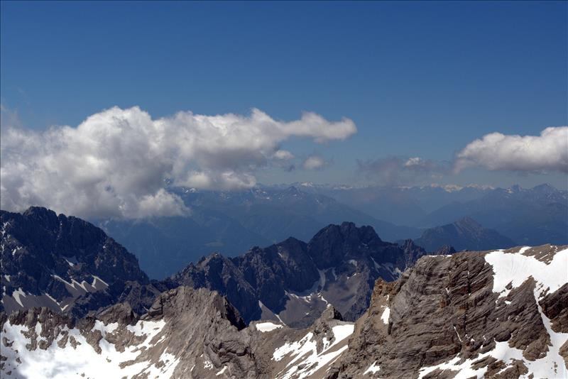 Ausblick_Zugspitze_1539215_1920.jpg