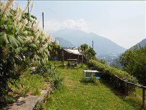 Neue Häuser in Intragna, Tessin