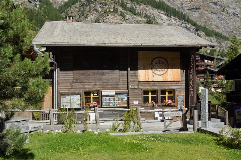 Hotel_Matterhorn_Hostel.jpg