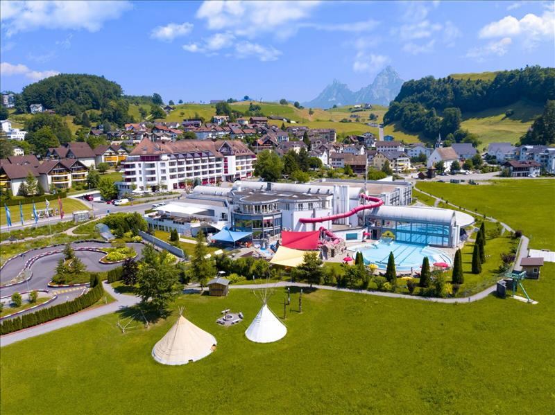 Sportzentrum_Swiss_Holiday_Park.jpeg