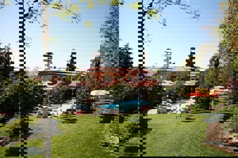 mittel_Aussenansicht_Jugendherberge_Lugano.jpg
