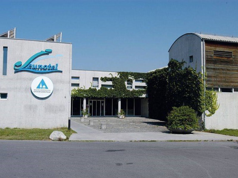 Jugi-Lausanne.jpg