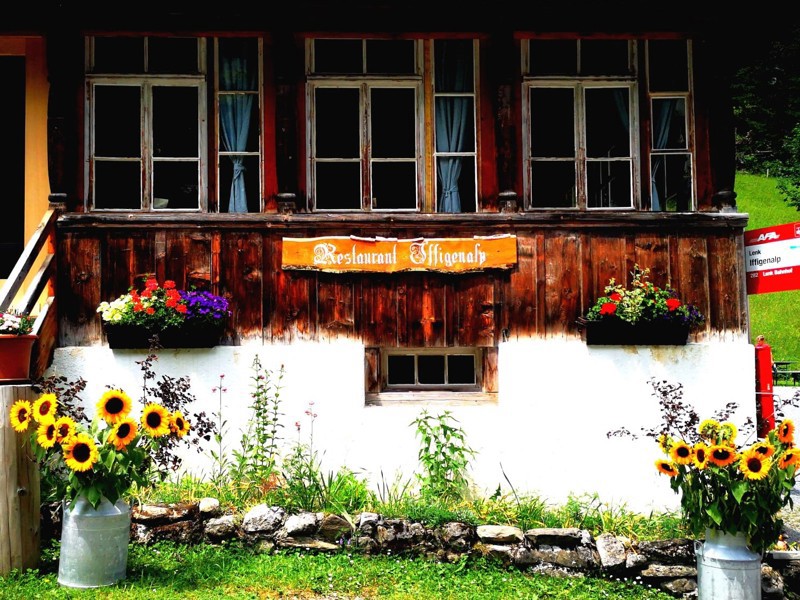 Restaurant2-Berghaus-Iffigenalp.jpg
