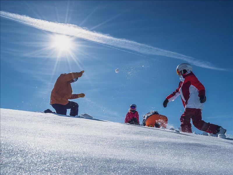 Schneeballschlacht auf dem Rinerhorn