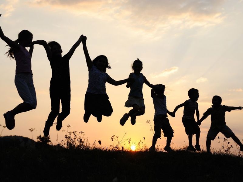 spielende Kinder