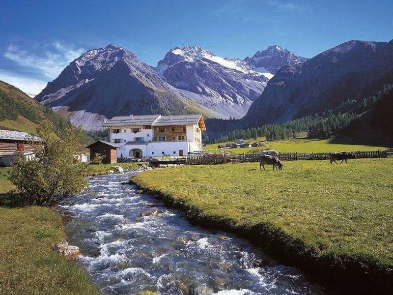 Davos-Klosters: Die besten To Do’s & Gruppenunterkünfte für Sommer und Winter