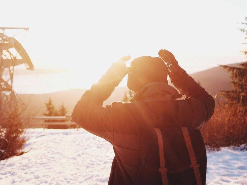 Wandern und Atmen in der Kälte