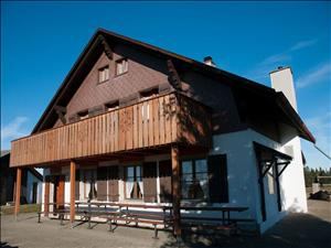 Naturfreundehaus Chalet Raimeux Hausansicht Sommer