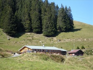 Group accommodation Auberge de Chindonne House view summer