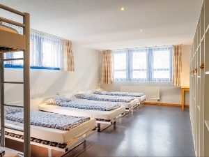 Mehrbettzimmer mit 6 Betten