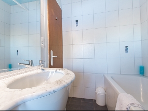 Hotel du Lac Bathroom