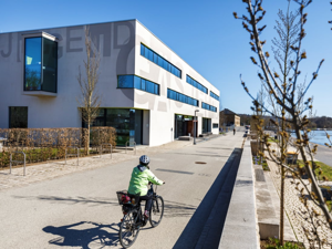 Jugendherberge Schweinfurt Hausansicht Frühling