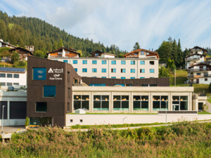 Youth Hostel wellnessHostel3000 House view summer