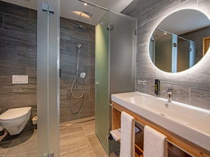 Hotel Schraemli's Lengmatta Davos Bathroom