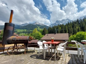 Maison de vacances Alpen Chalet Ruedy Hus Terrasse