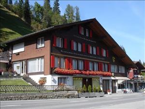 Maison de vacances Alpen Chalet Ruedy Hus Vue de la maison été