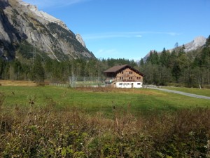 Ferienhaus Kandersteg Hausansicht Sommer