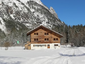 Ferienhaus Kandersteg Hausansicht Winter