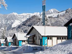 Gruppenunterkunft Sportcamp Melchtal Hausansicht Winter