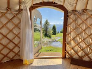 Yurt Feldis Location summer