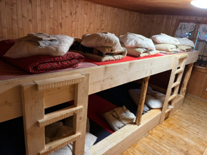 Mountain hut Chrüzhütte Dormitory