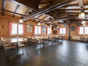 Maison de vacances et groupes Pardiel Salle à manger