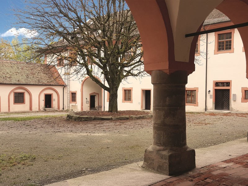 der Innenhof im Schloss Hohenfels