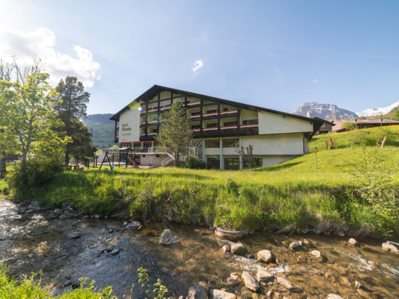 Lodge Berg & Bett Säntis Lodge Hausansicht Sommer