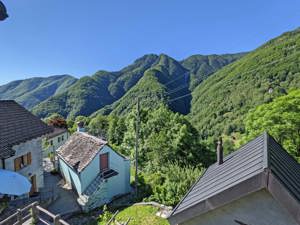 Ferienhaus Wild Valley Rusticino Aussicht Sommer