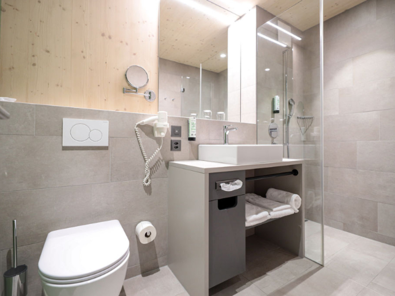 Hotel AVES Savognin Bathroom