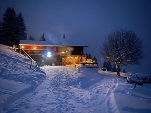 Berghütte Battagliahütte Hausansicht Winter