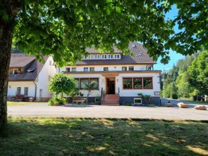 Group accommodation Holzwälder Höhe House view summer