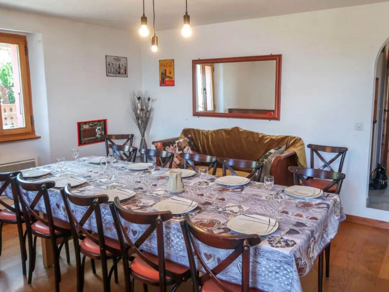 Holiday house Le Dahu Dining room