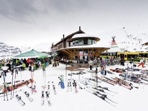 Berggasthaus Kleine Scheidegg Hausansicht Winter