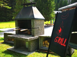 Alp-refuge Iffigenalp Barbecue area