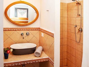 Group accommodation Casa Pomponi Bathroom