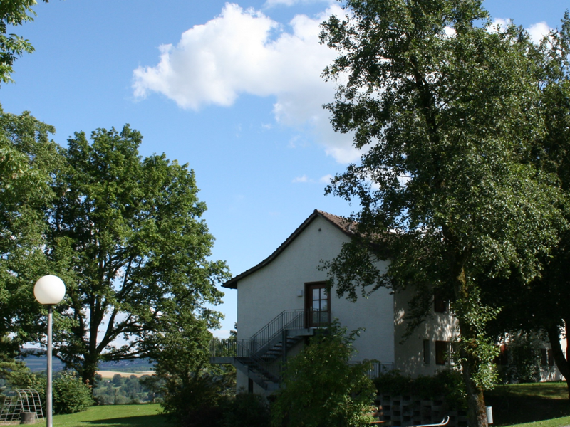 Ferienzentrum Naturparkhotel Stiftung Begegnungszentrum Rüdlingen Hausansicht Sommer