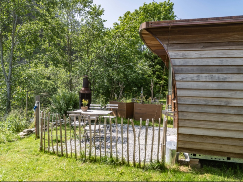 Camping Holzhäuschen auf dem Campingplatz Garten