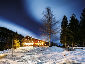 Friends of nature accommodation Brünig House view winter