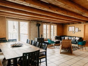 Alp-refuge Weitblick Dining and lounge room