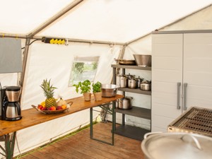 Camping Flamingo Kitchen