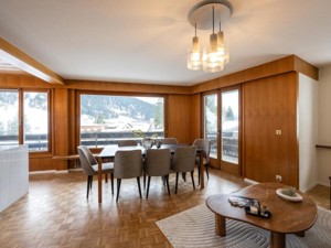 Holiday homes Chalet Alberti Dining room