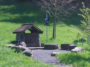 Hébergement pour groupes Letzi L'espace autour de la maison