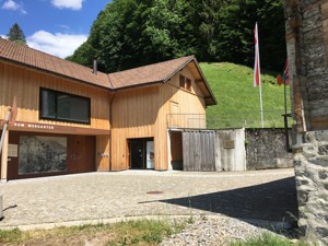 Hébergement pour groupes Letzi L'espace autour de la maison