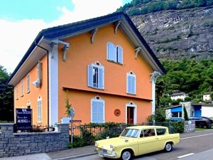 Gästehaus Casa Belgeri Hausansicht Sommer