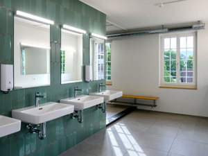 Lagerhaus MUK MIINI Unterkunft Badezimmer