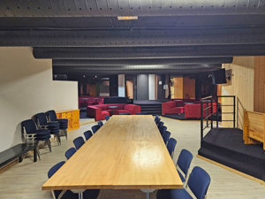 Gruppenunterkunft Anzère Vacances Group Ess- und Aufenthaltsraum