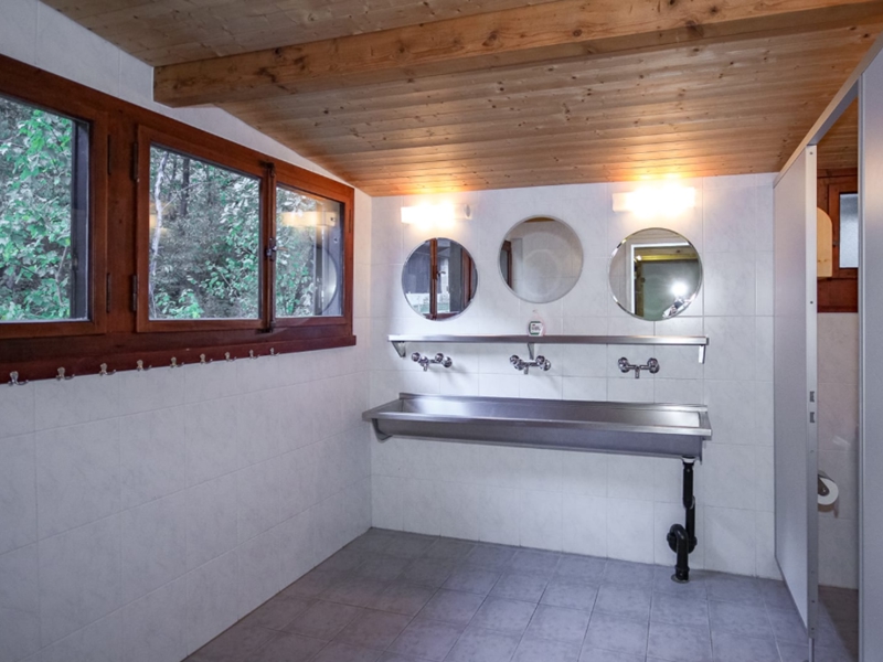 Camp Campo Pestalozzi Bathroom