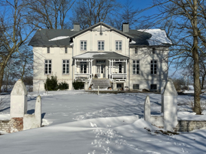 Herrenhaus Augustenhof Hausansicht Winter