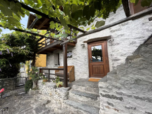 Ferienhaus Wild Valley Ticino Bello Eingansbereich